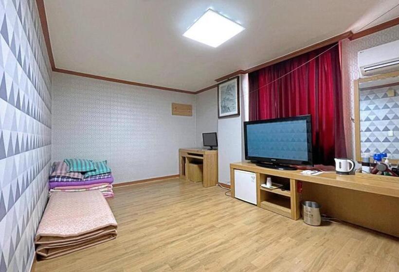 اتاق استاندارد, Dongil Motel