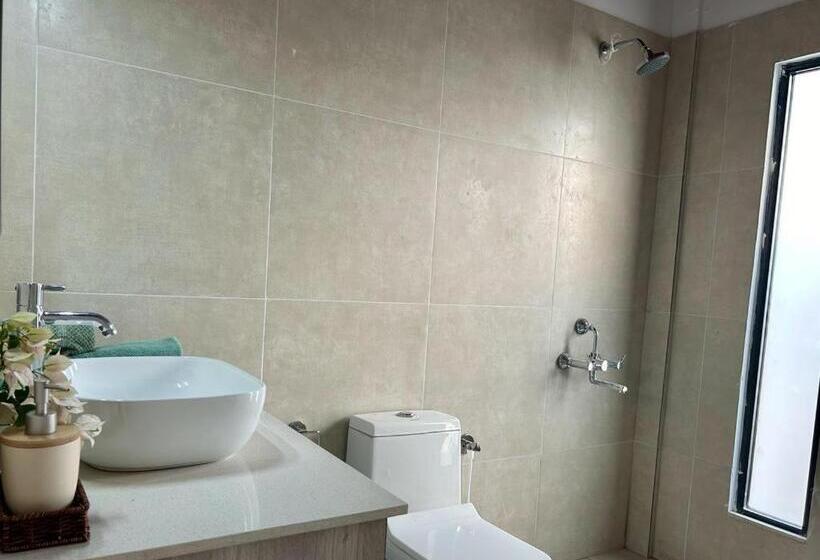 Люкс Повышенной Комфортности, Riverside Luxe Living
