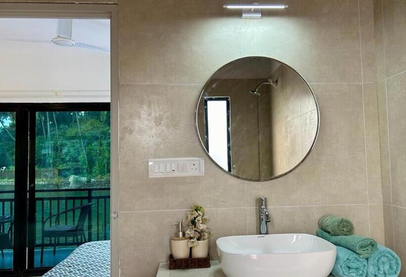 Номер Deluxe с Балконом, Riverside Luxe Living