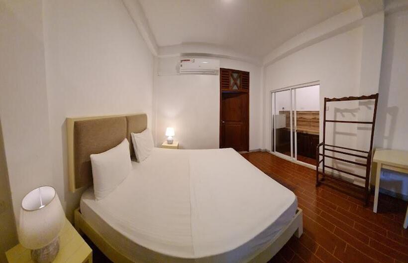 Номер Deluxe, The Calm Of8