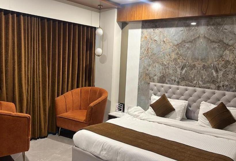 Трехместный Номер Классика, Collection O Hotel Shihori Krupa