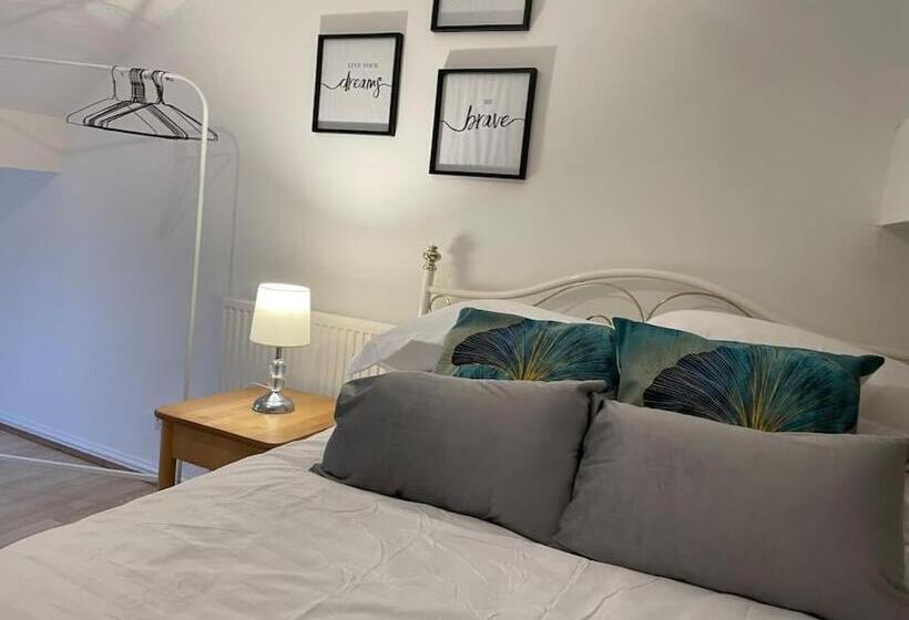 Номер Стандарт, Keary Entire House. 3 Beds. Bright And Cheerful