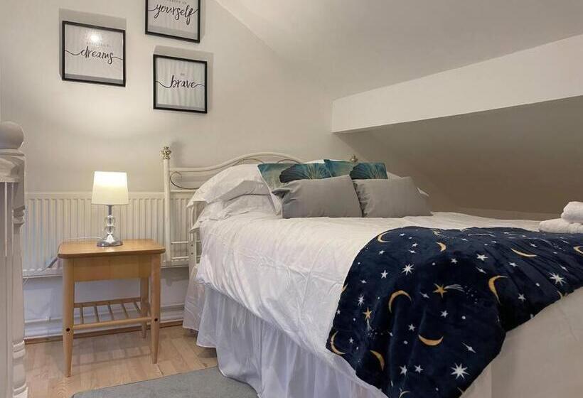 Номер Стандарт, Keary Entire House. 3 Beds. Bright And Cheerful