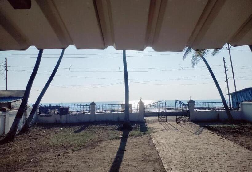 Семейный Номер Вид на Море, Seaview