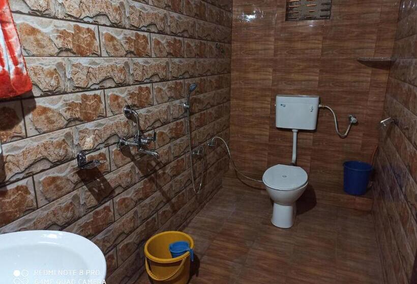 اتاق لوکس سه تخته, Shangri La Heritage Home Stay