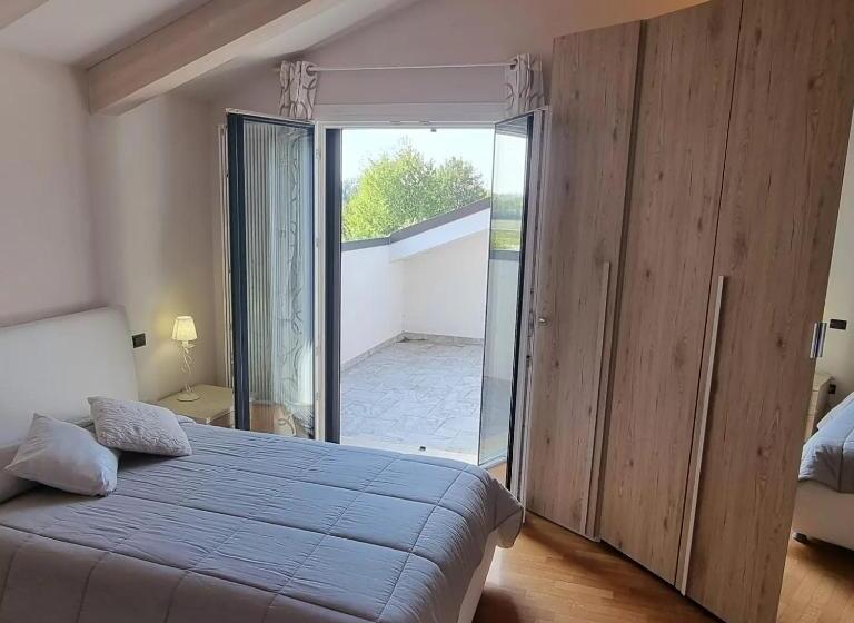 Standard Triple Room with Terrace, La Plumeria B&b