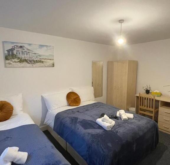 Quarto Triplo Comfort, Lovely Triple And Quadruple Bedrooms In Euston