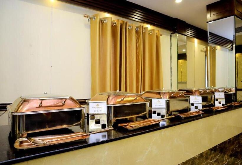 Quarto Deluxe, Pineberry Hotels   Near Golden Temple