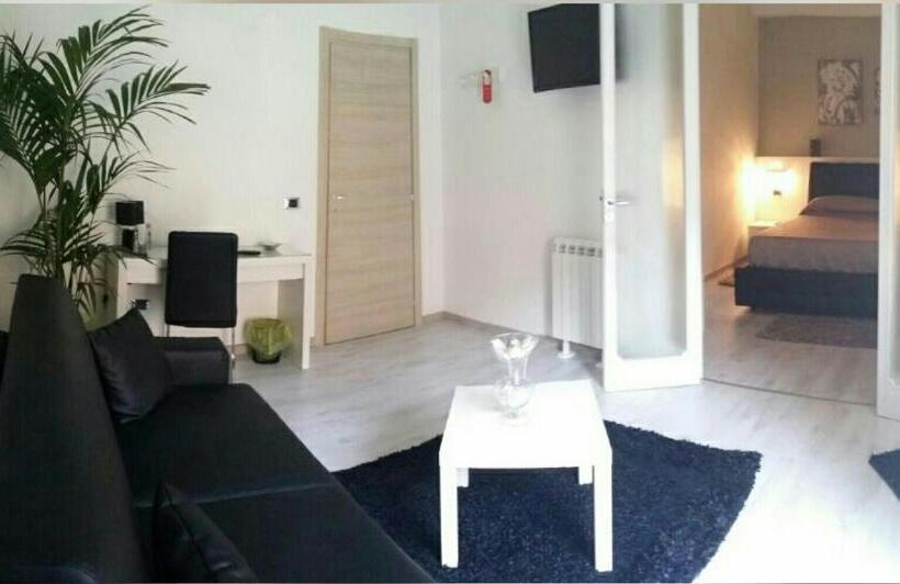 جناح مزوَّد بشرفة, B&b Crystal