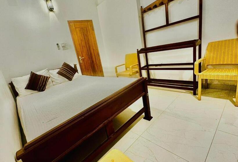 Номер Стандарт, Hamilton Tourist Rest
