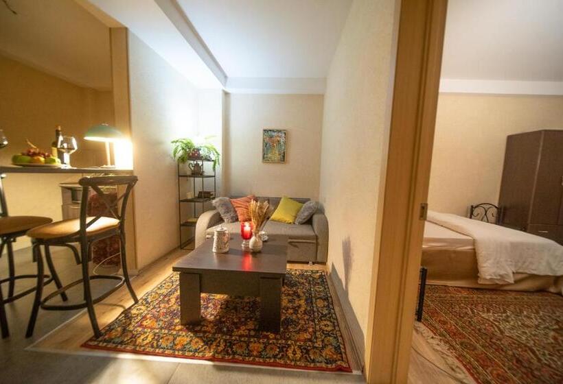 آپارتمان 2 خوابه, Chalet Papa Basili