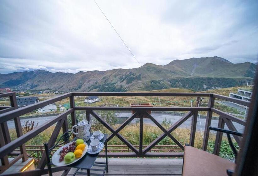 اتاق استاندارد با چشم‌انداز کوهستان, Chalet Papa Basili