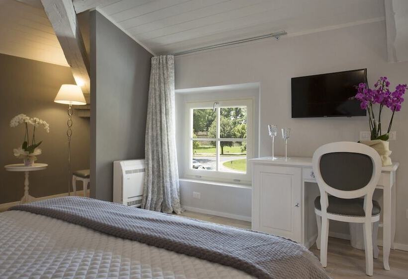 سوئیت با وان آب گرم, B&b Villa Anna