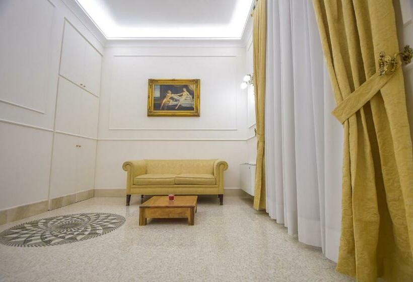Номер Стандарт, Palazzo Liguori