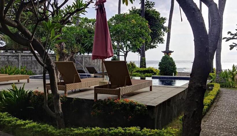 Номер Стандарт Вид на Сад, Bintang Beach Villa