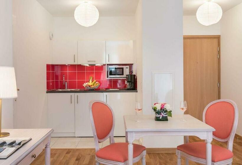 Студия Стандарт, Médicis Home Puteaux