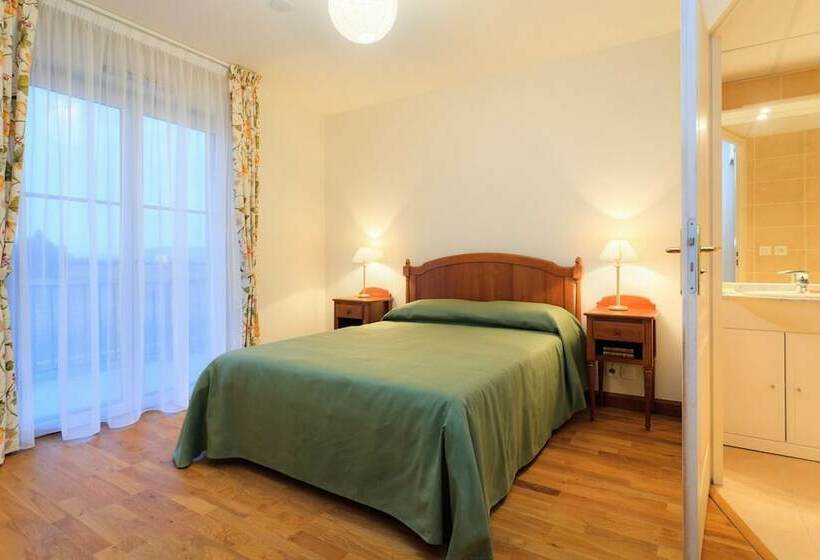 Апартаменты 1 Спальня, Médicis Home Puteaux