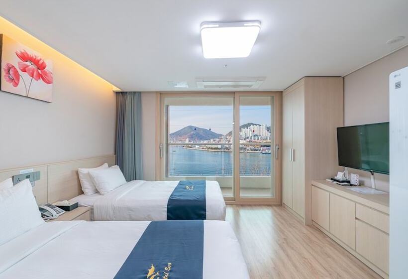 اتاق لوکس با چشم‌انداز دریا, The Hotel Soo