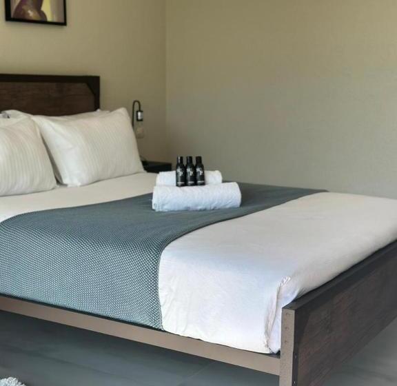 스탠다드 룸 풀장 전망, Suumthing Private Guesthouse