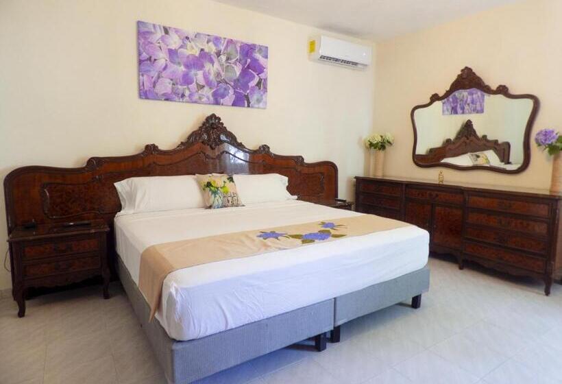 اتاق استاندارد سه تخته با چشم‌انداز استخر, Casa Flores Y Gemas