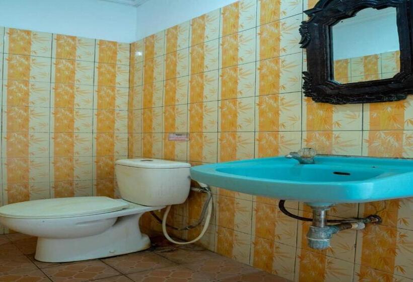 Номер Deluxe Кровать Кинг, Hepi Bungalow Lovina Mitra Reddoorz