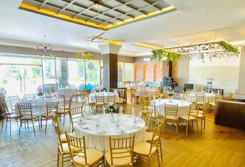اتاق استاندارد سه نفره, Khách Sạn The One Hotel 1