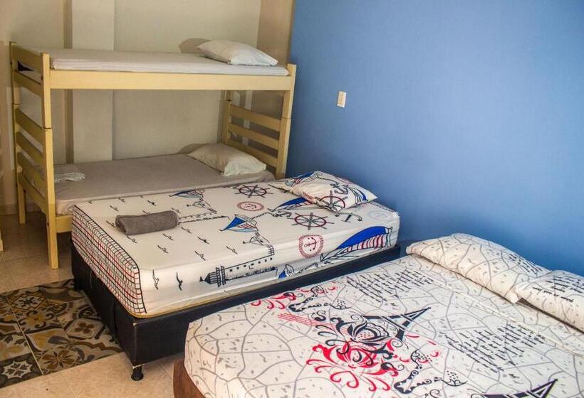 Quarto Quádruplo Estandar, Casa Hotel Las Gaviotas Santamarta