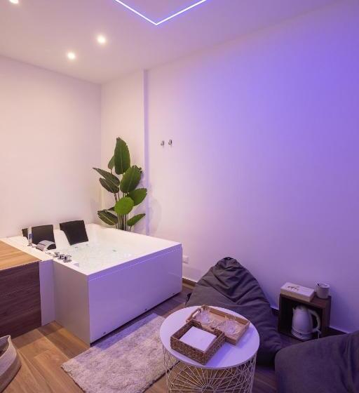 اتاق استاندارد با وان آب گرم, Effedi Loft