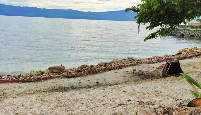 اتاق استاندارد با چشم‌انداز دریاچه, Sarah S Cottage Toba Samosir