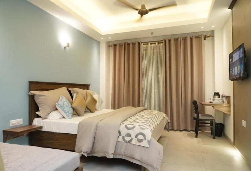اتاق سوپریور, Centra