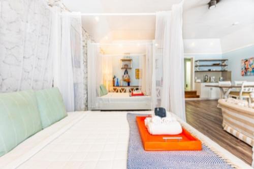 استودیوی استاندارد با چشم‌انداز دریا, Studio Palms Bc