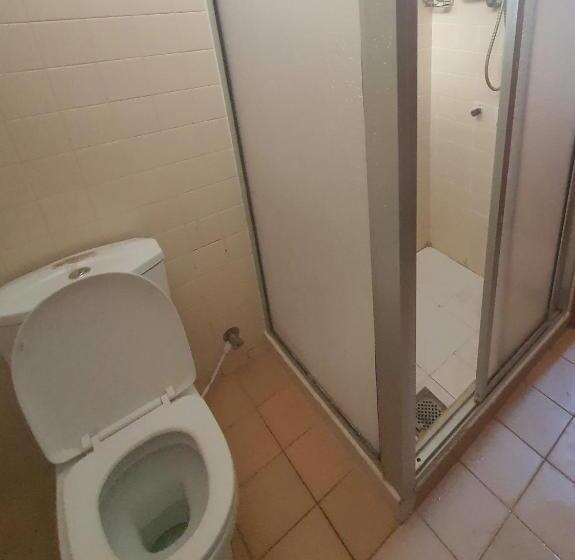 اتاق استاندارد سه تخته با بالکن, Bellevue Retreat
