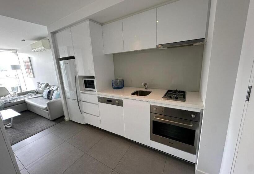 آپارتمان لوکس 1 خوابه, Adele Apartment Hotel East Melbourne