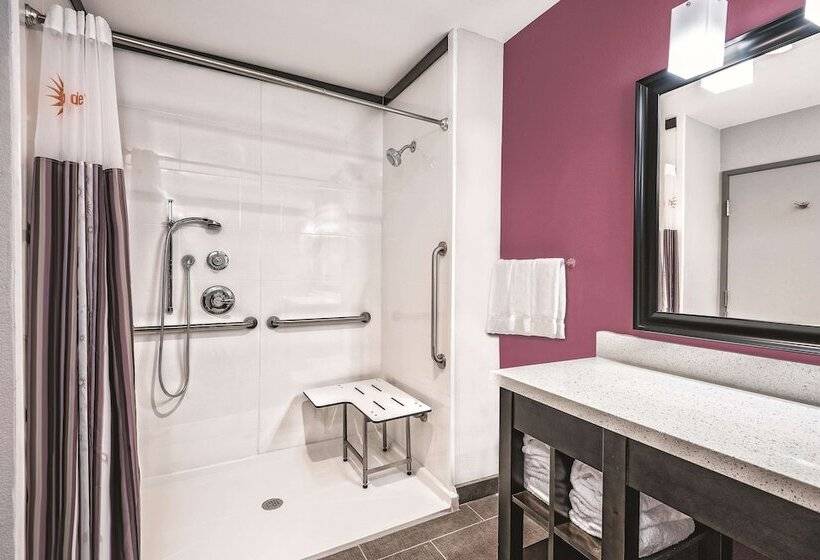 Номер Deluxe Адаптированный для Инвалидов, La Quinta By Wyndham Dallas Grand Prairie North