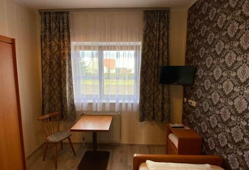 Индивидуальный Номер Классика, Schröder S Motel