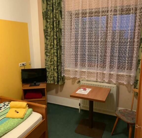 Индивидуальный Номер Классика, Schröder S Motel