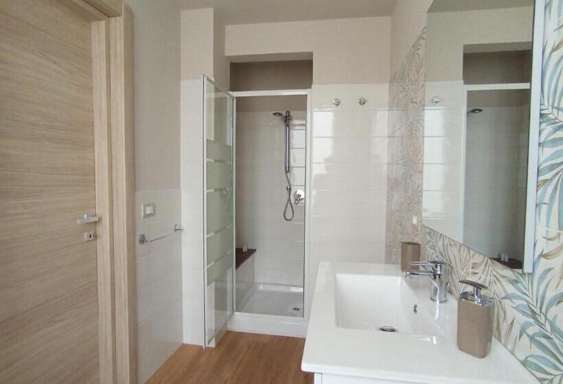 اتاق استاندارد سه نفره, Verga 29 House