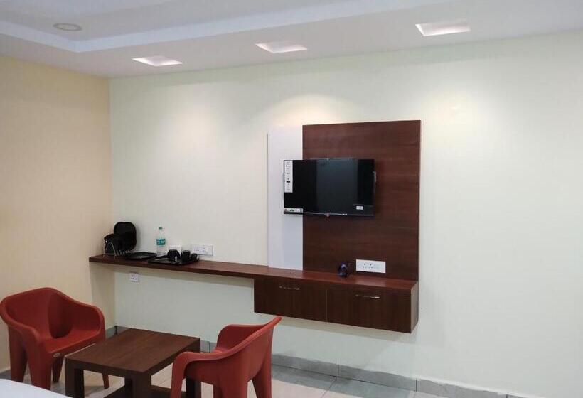 Номер Deluxe, Cvr Banquet Hall And Lodging