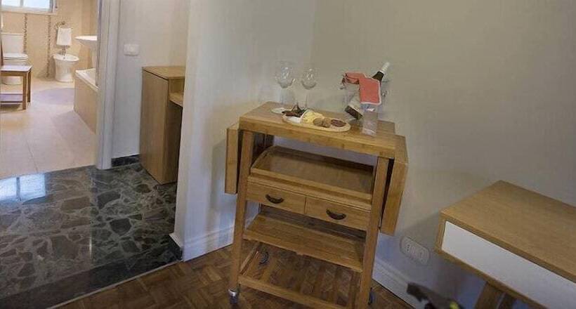 Suíte Júnior com Sacada, Ciauru Design B&b