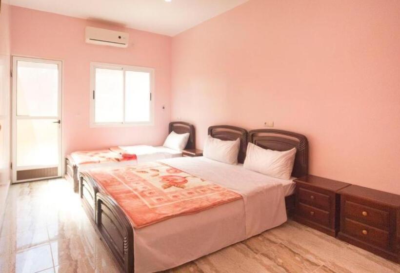 Chambre Triple Standard, Kasbah Hotel Camping Jurassique