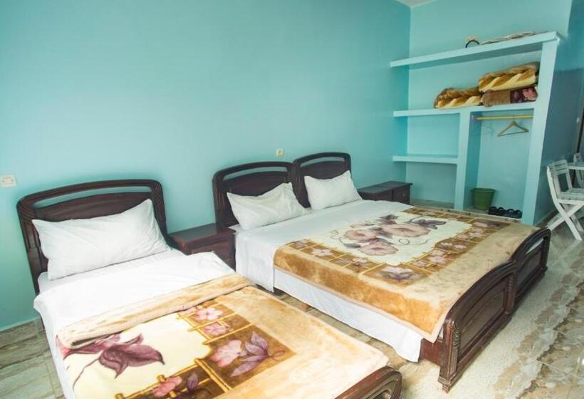 Chambre Triple Standard, Kasbah Hotel Camping Jurassique