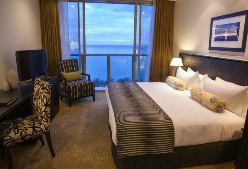 이그제큐티브 룸 킹사이즈 침대, Grand Papua Hotel, A Member Of Radisson Individuals