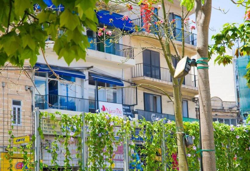 اتاق لوکس, Marco Polo Party Hostel