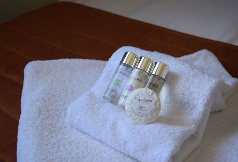 اتاق استاندارد سه نفره, Hôtel Sylvana