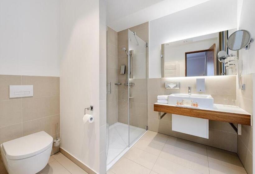 Полулюкс, Amedia Plaza Dresden, Trademark Collection By Wyndham
