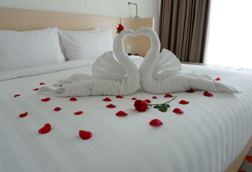 חדר דחוקס עם מיטת קינג, Fairfield By Marriott Surabaya