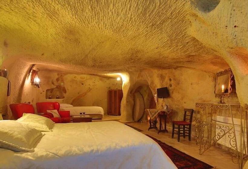 자쿠지 스위트, Jerveni Cave