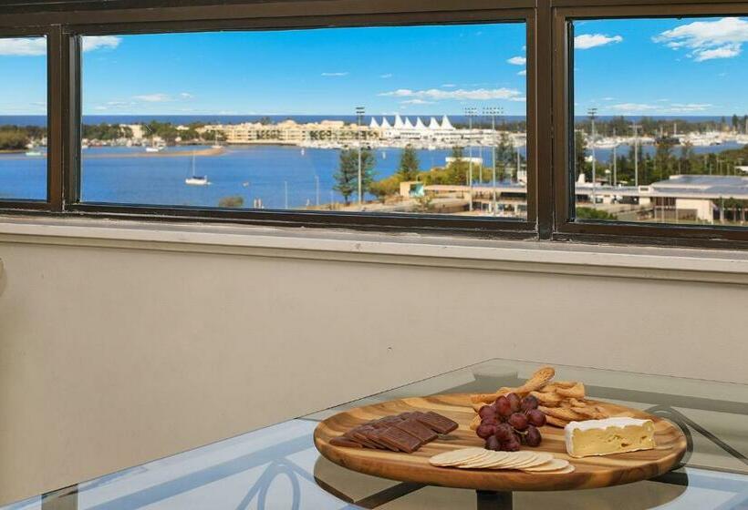 Апартаменты 2 Спальни, Palmerston Tower On Southport Broadwater