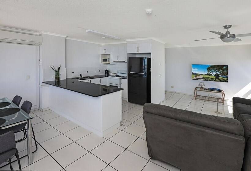 Апартаменты 2 Спальни, Palmerston Tower On Southport Broadwater