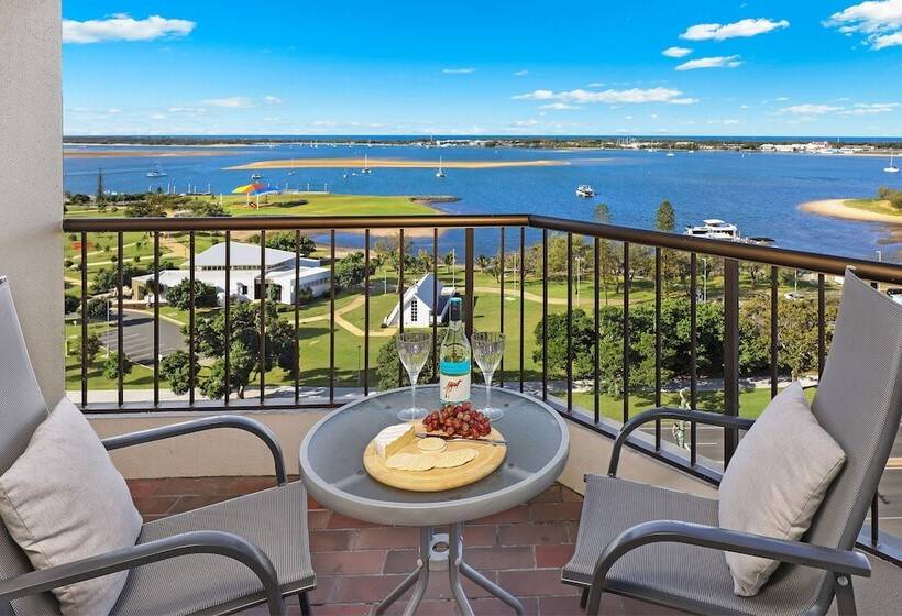 Апартаменты 2 Спальни, Palmerston Tower On Southport Broadwater